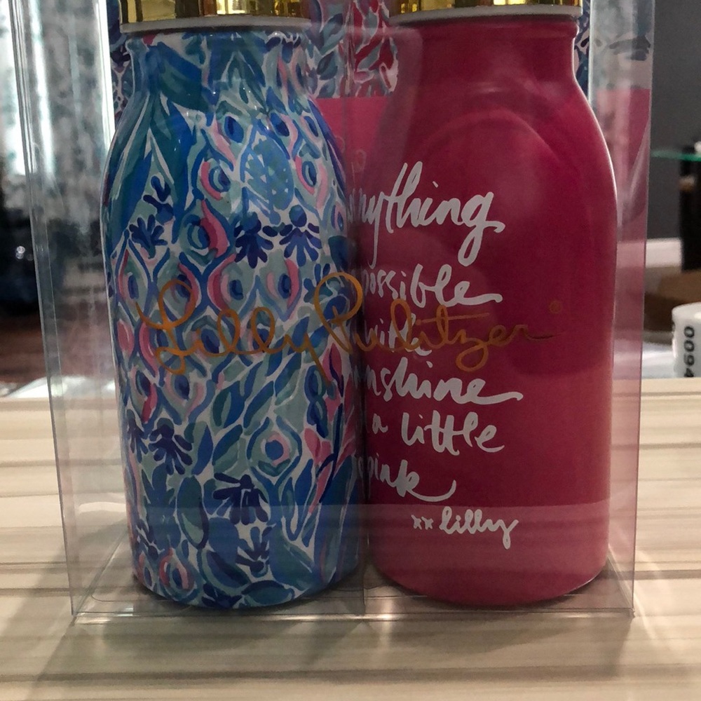 0082 - NWT Lilly Pulitzer stainless bottle set
